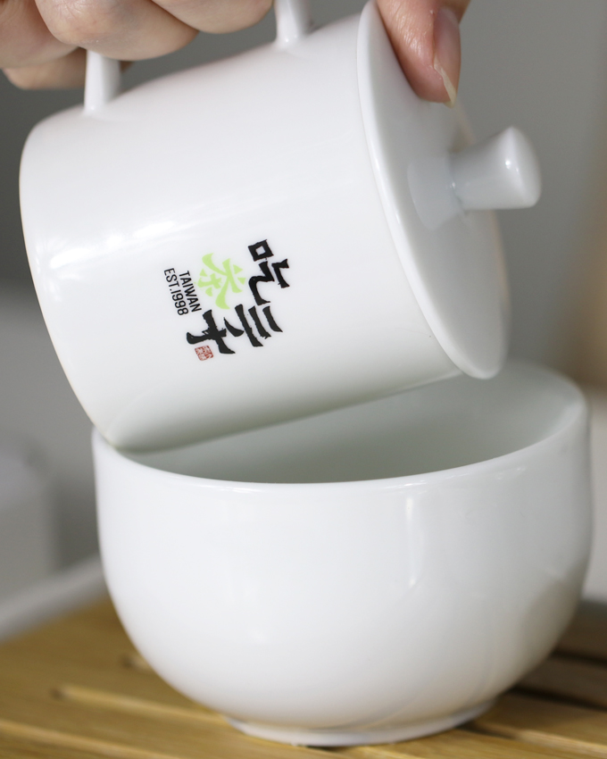 ちーちゃさん専用 吃茶三千CHICHA San Chen 茶飲界的精品，首創空中茶園與現烘現萃